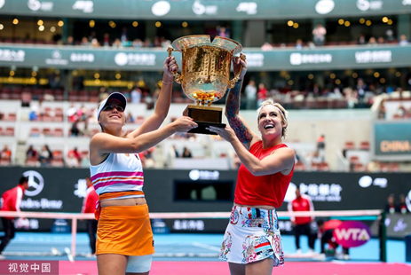 但随着冬窗 但随着冬窗